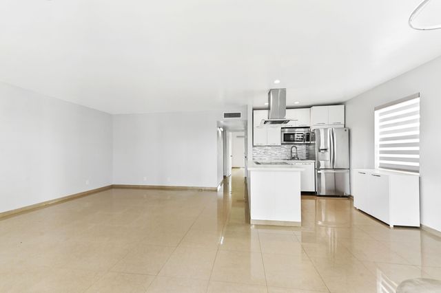 471 Capri J Drive, Delray Beach, FL 33484