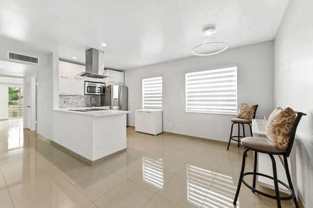 471 Capri J Drive, Delray Beach, FL 33484