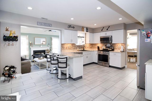 26 MULBERRY ST, Sicklerville, NJ 08081