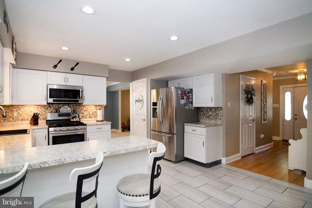 26 MULBERRY ST, Sicklerville, NJ 08081