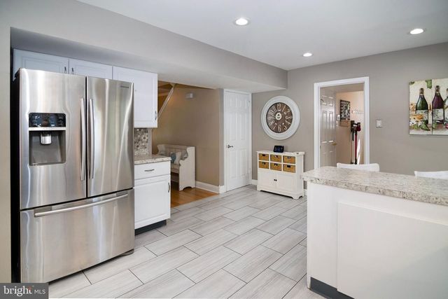 26 MULBERRY ST, Sicklerville, NJ 08081