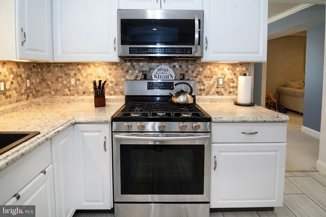 26 MULBERRY ST, Sicklerville, NJ 08081