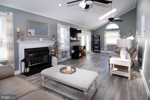 26 MULBERRY ST, Sicklerville, NJ 08081