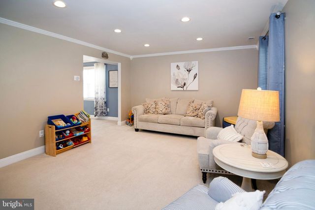 26 MULBERRY ST, Sicklerville, NJ 08081