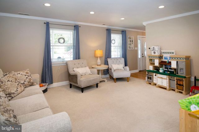 26 MULBERRY ST, Sicklerville, NJ 08081