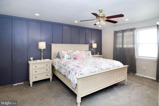 26 MULBERRY ST, Sicklerville, NJ 08081