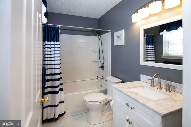 26 MULBERRY ST, Sicklerville, NJ 08081