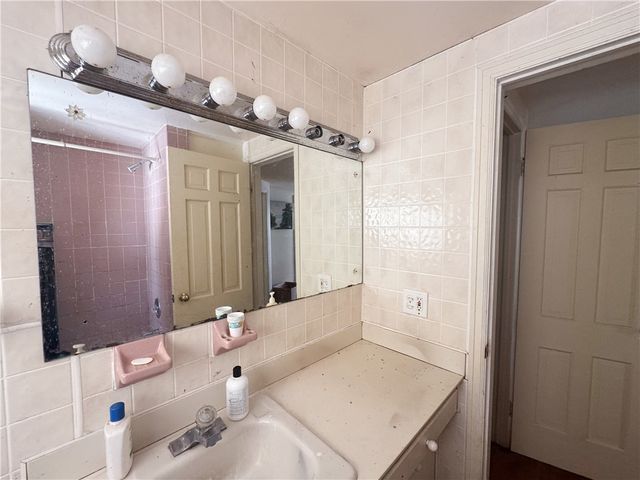 141 Ledgerock Lane, Brighton, NY 14618