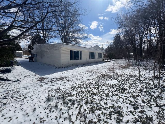 141 Ledgerock Lane, Brighton, NY 14618