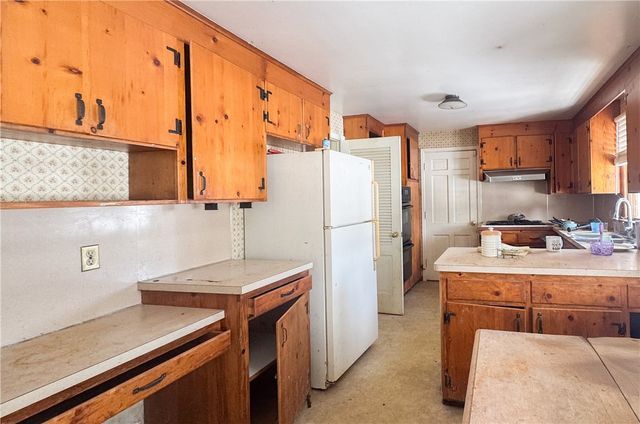 141 Ledgerock Lane, Brighton, NY 14618