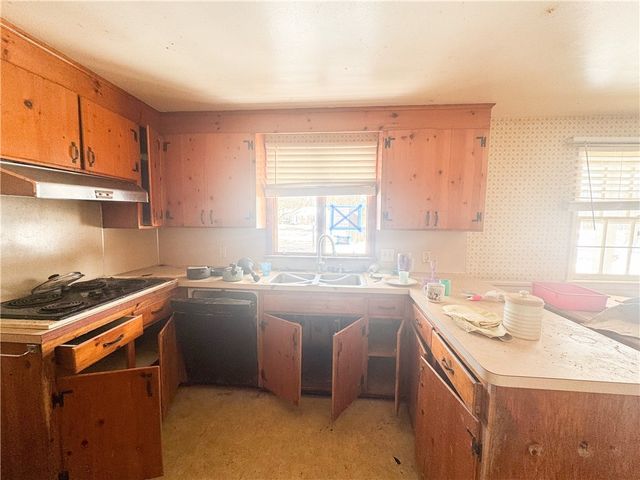 141 Ledgerock Lane, Brighton, NY 14618