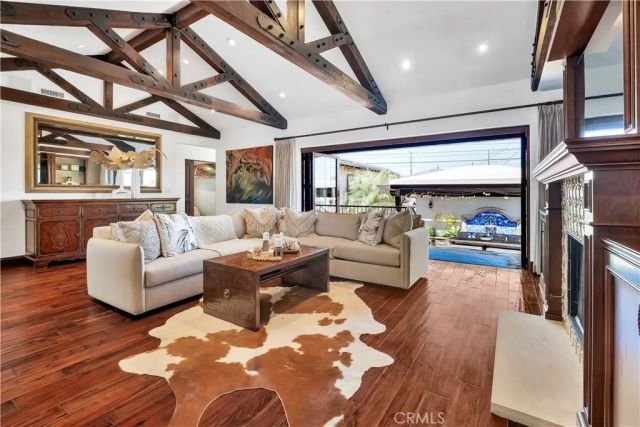 1029 E Acacia, El Segundo, CA 90245