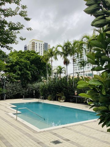 313 NE 2ND Street 305, Fort Lauderdale, FL 33301
