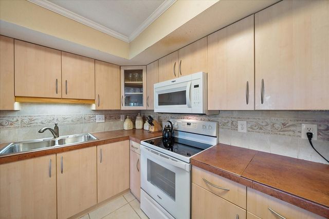 1211 CAPRI ISLES BOULEVARD 58, Venice, FL 34292