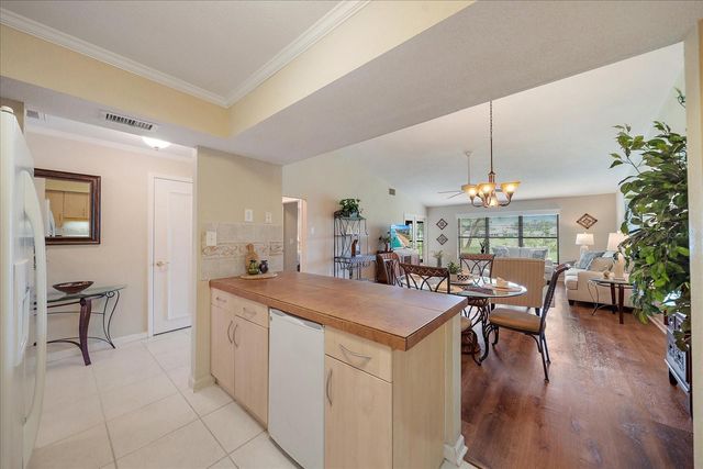 1211 CAPRI ISLES BOULEVARD 58, Venice, FL 34292