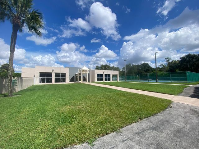 5884 Morningstar Circle 306, Delray Beach, FL 33484