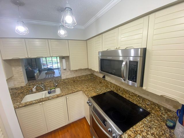 5884 Morningstar Circle 306, Delray Beach, FL 33484