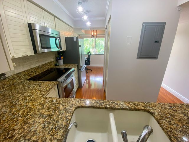 5884 Morningstar Circle 306, Delray Beach, FL 33484