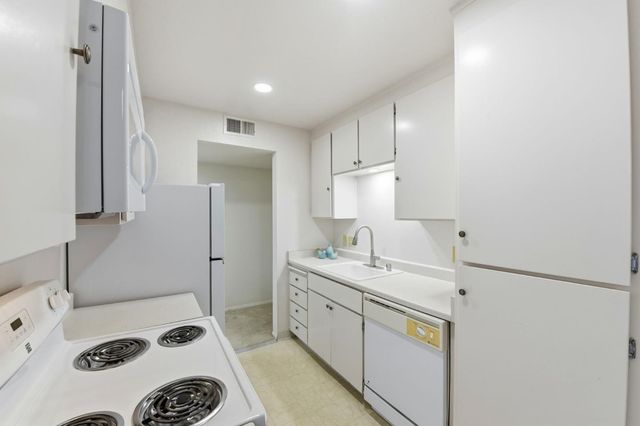 285 Tradewinds Drive 6, San Jose, CA 95123