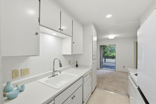 285 Tradewinds Drive 6, San Jose, CA 95123