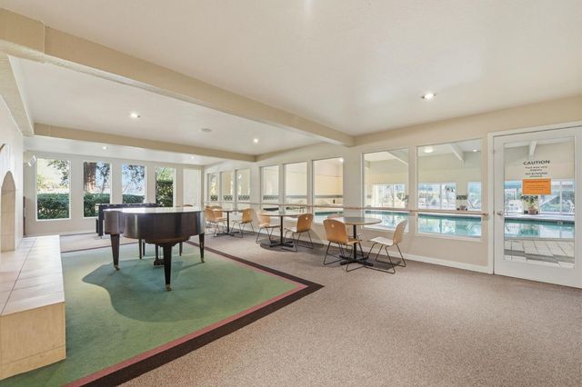 285 Tradewinds Drive 6, San Jose, CA 95123