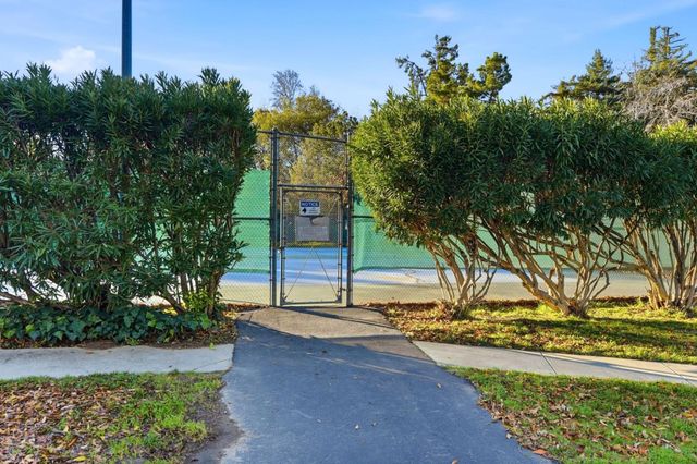 285 Tradewinds Drive 6, San Jose, CA 95123