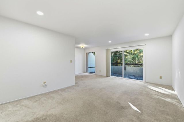 285 Tradewinds Drive 6, San Jose, CA 95123