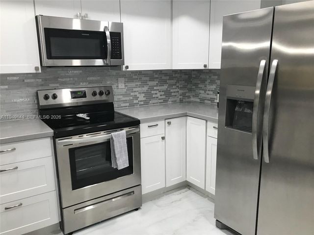 8810 SW 123rd Ct M103, Miami, FL 33186