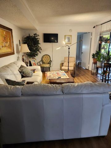 8810 SW 123rd Ct M103, Miami, FL 33186