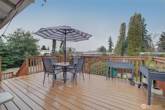 3702 201st Place SW, Lynnwood, WA 98036
