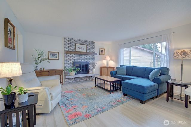 3702 201st Place SW, Lynnwood, WA 98036