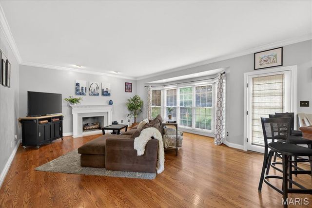 2221 Stonegate Manor Court, Chesterfield, MO 63017