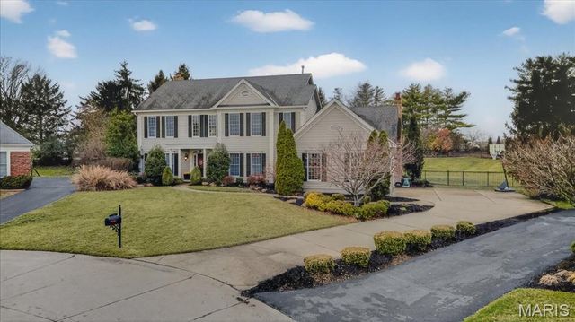 2221 Stonegate Manor Court, Chesterfield, MO 63017