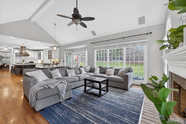 2221 Stonegate Manor Court, Chesterfield, MO 63017