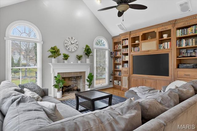 2221 Stonegate Manor Court, Chesterfield, MO 63017