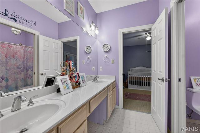 2221 Stonegate Manor Court, Chesterfield, MO 63017