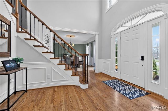 2221 Stonegate Manor Court, Chesterfield, MO 63017