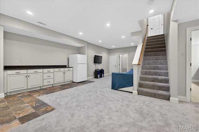 2221 Stonegate Manor Court, Chesterfield, MO 63017