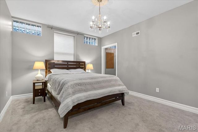 2221 Stonegate Manor Court, Chesterfield, MO 63017