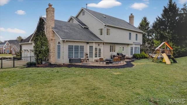 2221 Stonegate Manor Court, Chesterfield, MO 63017