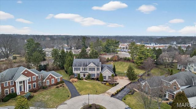 2221 Stonegate Manor Court, Chesterfield, MO 63017