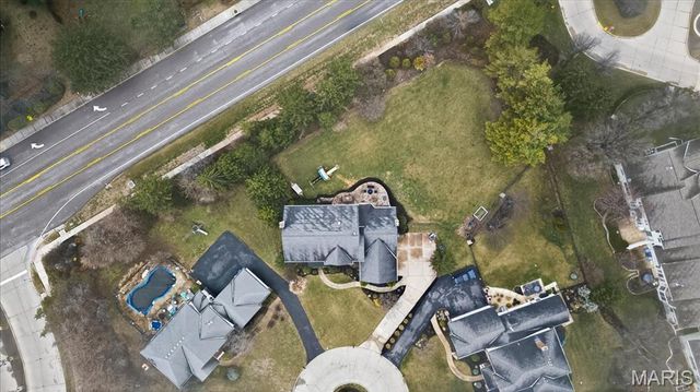 2221 Stonegate Manor Court, Chesterfield, MO 63017