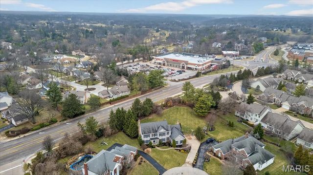 2221 Stonegate Manor Court, Chesterfield, MO 63017