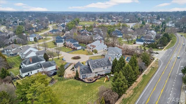 2221 Stonegate Manor Court, Chesterfield, MO 63017