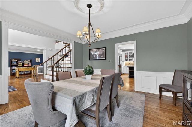 2221 Stonegate Manor Court, Chesterfield, MO 63017