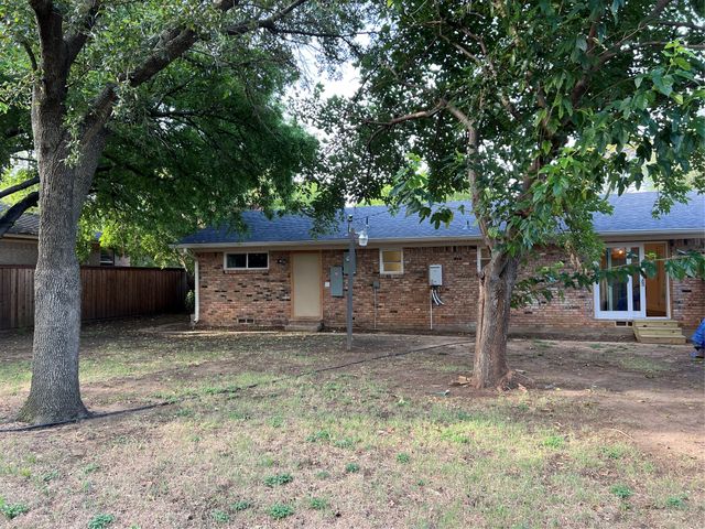 607 Cain Street, Lake Dallas, TX 75065
