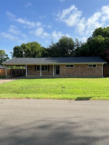 607 Cain Street, Lake Dallas, TX 75065
