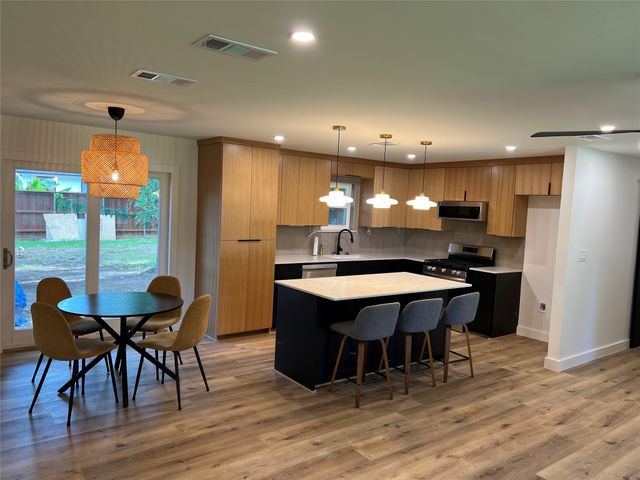 607 Cain Street, Lake Dallas, TX 75065