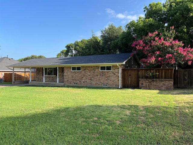 607 Cain Street, Lake Dallas, TX 75065