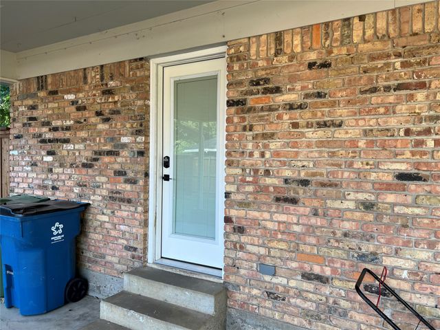 607 Cain Street, Lake Dallas, TX 75065
